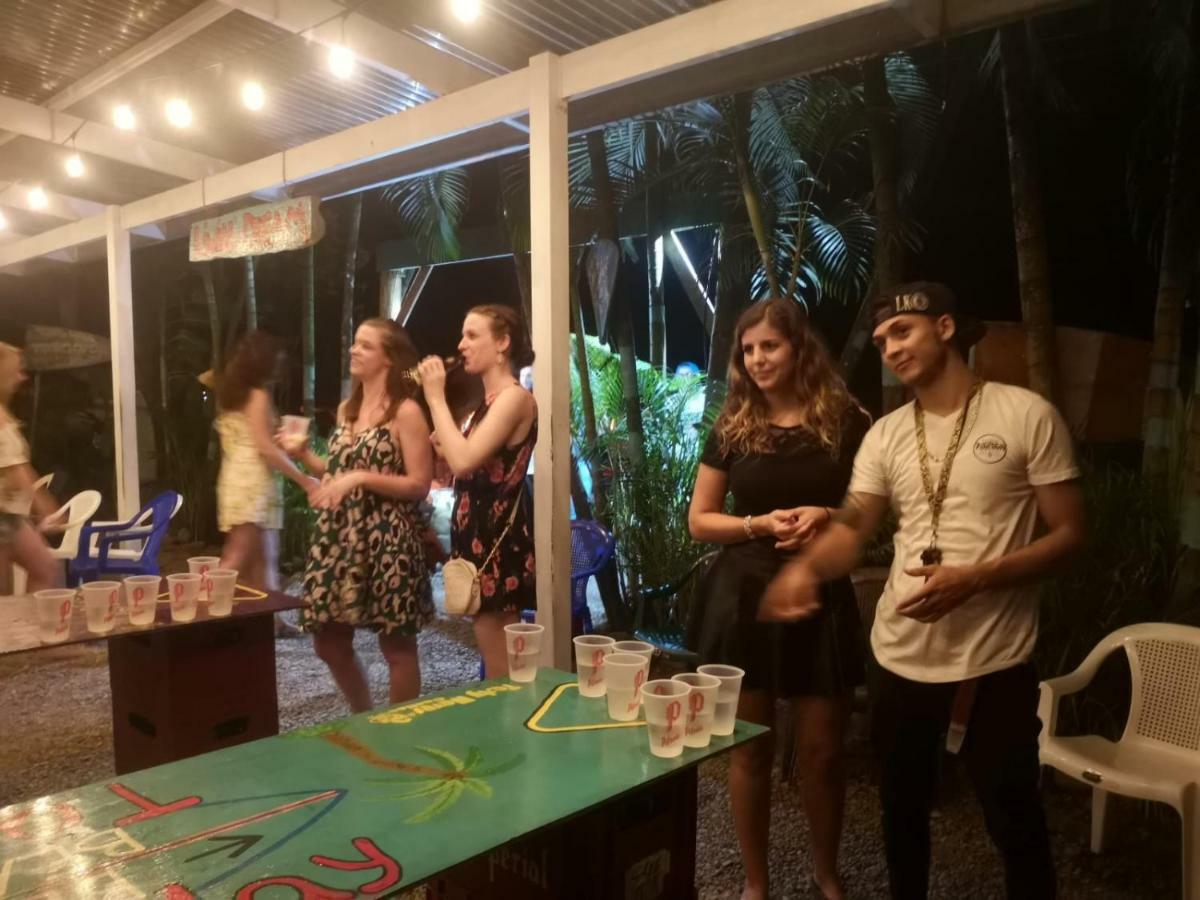 Tasty Dayz Hostel Puerto Viejo de Talamanca Ngoại thất bức ảnh